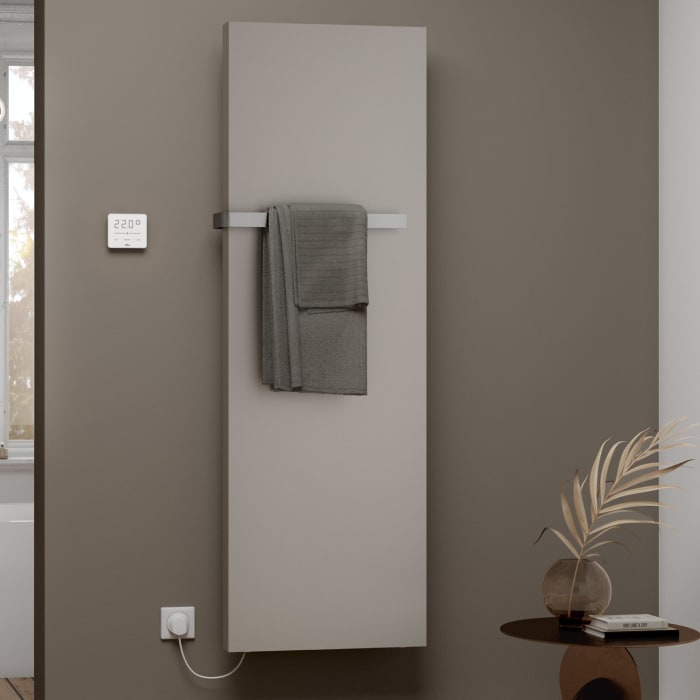 Kermi Rubeo-E Badheizkörper 47 x 6,6 x 152,5 cm für Handtucherwärmung mit Elektro-Set WWS