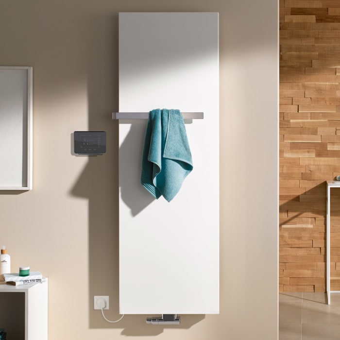 Kermi Rubeo Badheizkörper 57 x 6,8 x 192,5 cm mit Elektro-Set WRX links in schwarz/schwarz