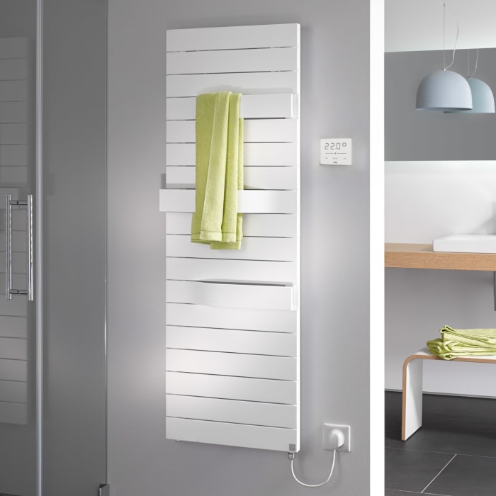 Kermi Tabeo-E Badheizkörper 50 x 10,1 x 143,7 cm inkl. Elektro-Set WRS rechts