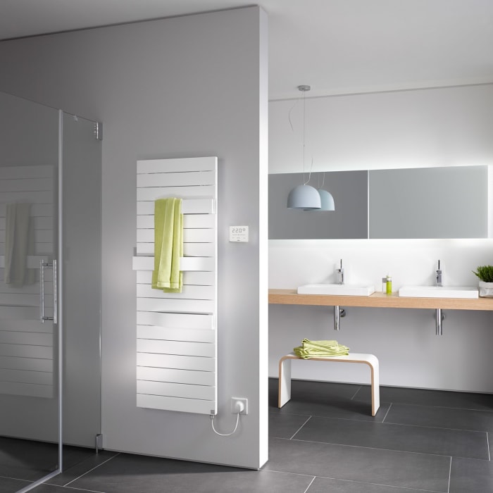 Kermi Tabeo-E Badheizkörper 50 x 10,1 x 119,7 cm inkl. Elektro-Set WWS rechts