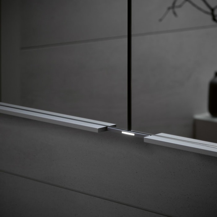 Keuco Royal Match Spiegelschrank Wandhalbeinbau mit LED-Beleuchtung 120 x 70 cm, CH Version