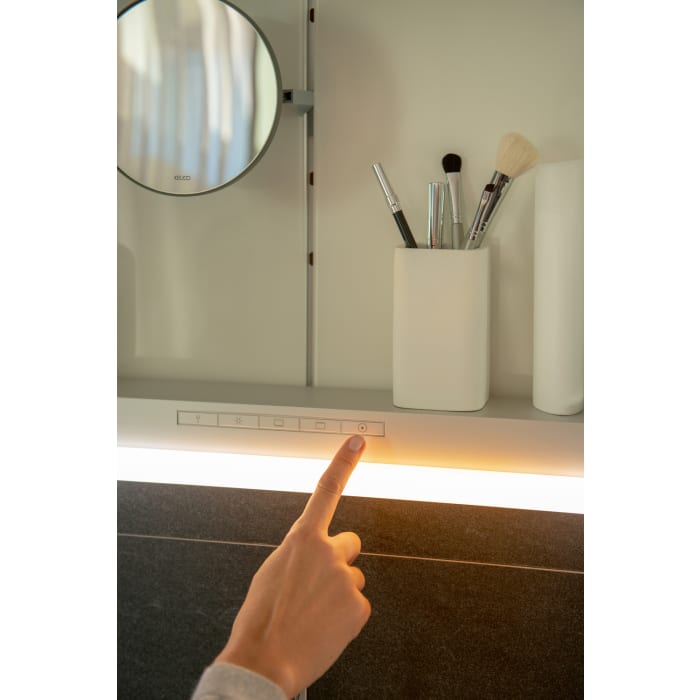 Keuco Royal P94 Unterputz-Spiegelschrank 4-türig 180 x 16 cm, mit LED-Beleuchtung, 4 Steckdosen