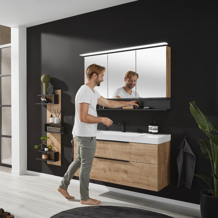 Puris c!mano Serie A Spiegelschrank 120 x 80 cm mit 3 Türen und Regal rechts geöffnet