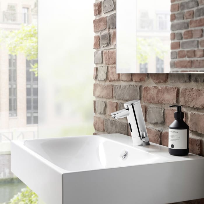 Schell PURIS E² Elektronische Waschtisch-Armatur mit Stecker-Netzteil, Hochdruck-Mischwasser