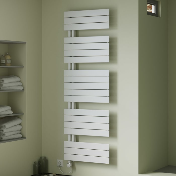 Plan Open E Badheizkörper 60 x 172 cm, rein elektrisch, Heizstab Typ 4, Öffnung rechts mit Fernbedienung
