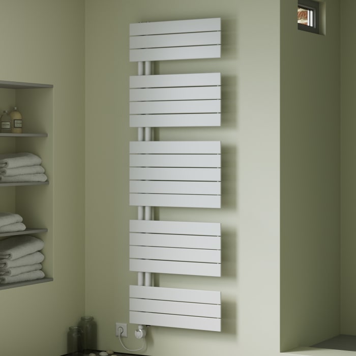Plan Open E Badheizkörper 60 x 119,5 cm, rein elektrisch, Heizstab Typ 4, Öffnung rechts mit Fernbedienung