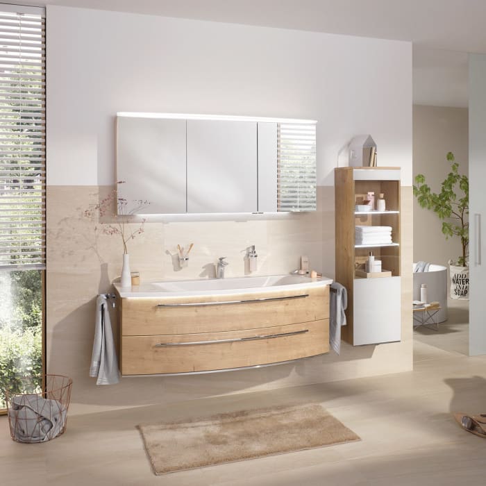 Puris b • bright Spiegelschrank 120 cm mit 3 Türen und LED-Flächenleuchte rund