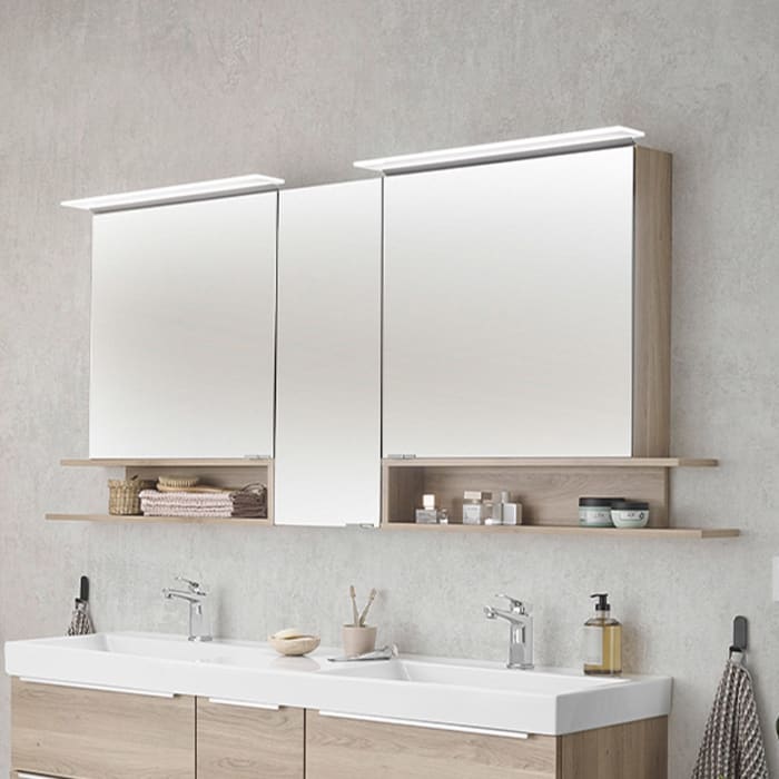 Puris c!mano Serie A Spiegelschrank 150 x 80 cm mit 3 Türen und 2 Regalen beidseitig geöffnet