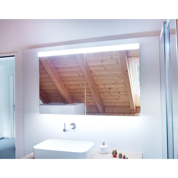 Schneider LOW plus LED Spiegelschrank LOP 80/2/LED 79,5 x 74,7 cm, 3000 K, Doppelsteckdose links und rechts, CH