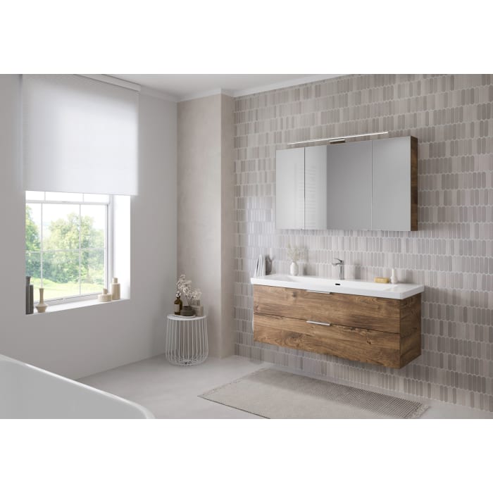 Steinkamp Living 2.0 Spiegelschrank 120 cm mit 3 Türen und LED-Aufsatzleuchte