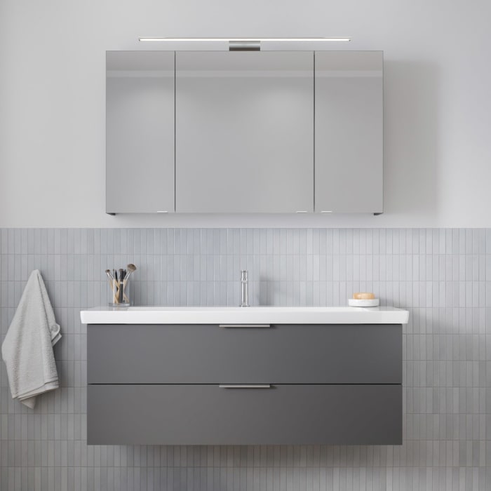 Steinkamp Living 2.0 / Villeroy & Boch Subway 3.0 Badmöbel Set 130 cm mit Spiegelschrank, 3 Türen