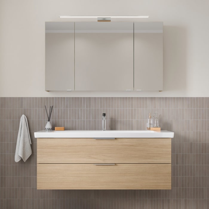 Steinkamp Living 2.0 / Villeroy & Boch Subway 3.0 Badmöbel Set 130 cm mit Spiegelschrank, 3 Türen