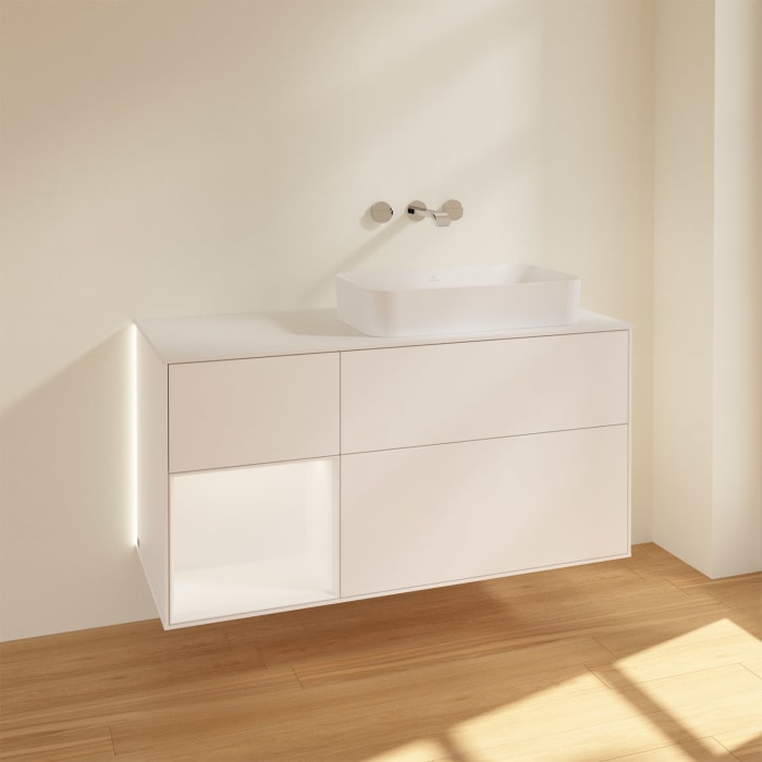 Villeroy & Boch Finion Waschtischunterschrank 120 cm mit Regalelement links und Abdeckplatte, mit Wandbeleuchtung