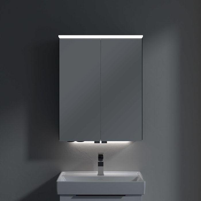 Villeroy & Boch Taro Spiegelschrank 60,7 cm mit 2 Türen, Lichtsegel, Waschplatzbeleuchtung und Vergrößerungsspiegel