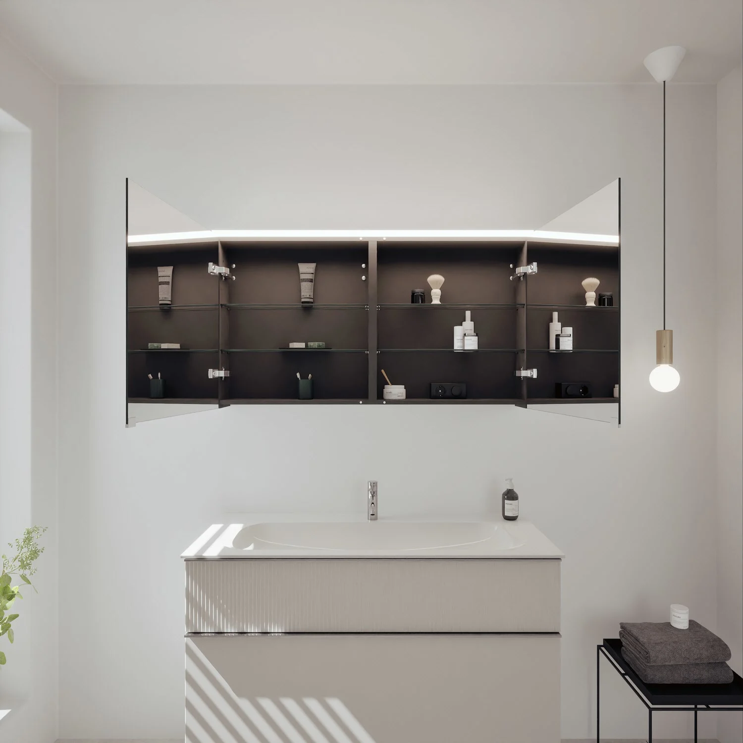 burgbad Fiumo 2.0 Szafka z lustrem 120,6 cm z lampką LED do montażu na górze, 2 drzwi lustrzane Zdjęcie 2