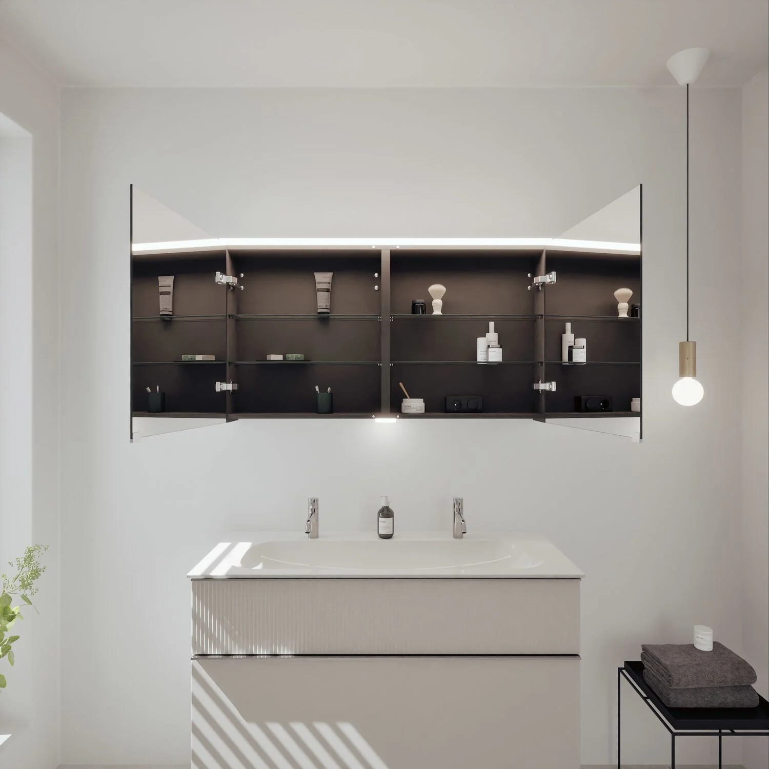 burgbad Fiumo 2.0 Spiegelschrank 120,6 cm mit LED-Aufsatzleuchte und Waschplatzbeleuchtung, 2 Spiegeltüren Bild 3