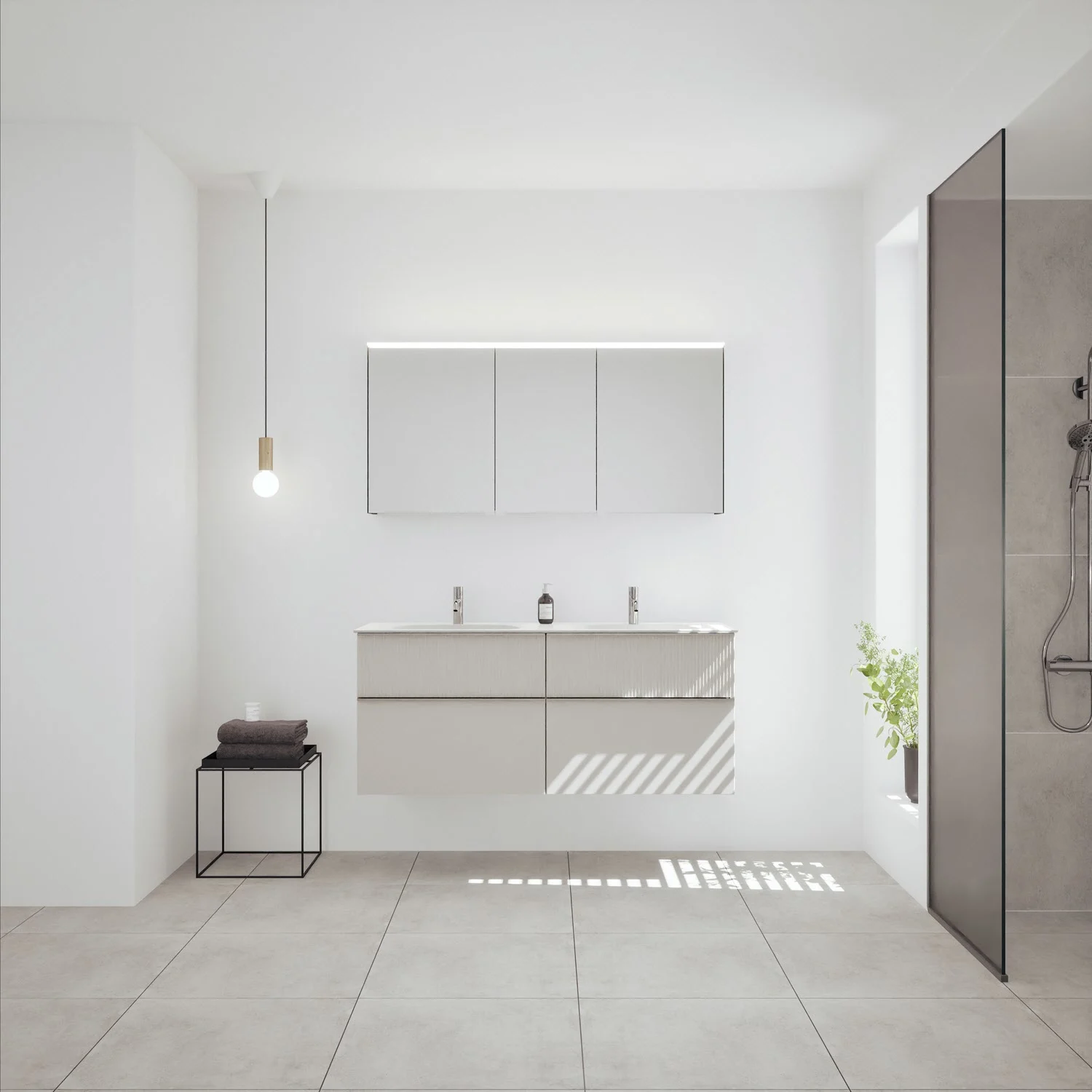 burgbad Fiumo 2.0 Szafka łazienkowa z lustrem 140,6 cm z lampką LED do montażu nad szafką, 3 drzwi lustrzane Zdjęcie 5