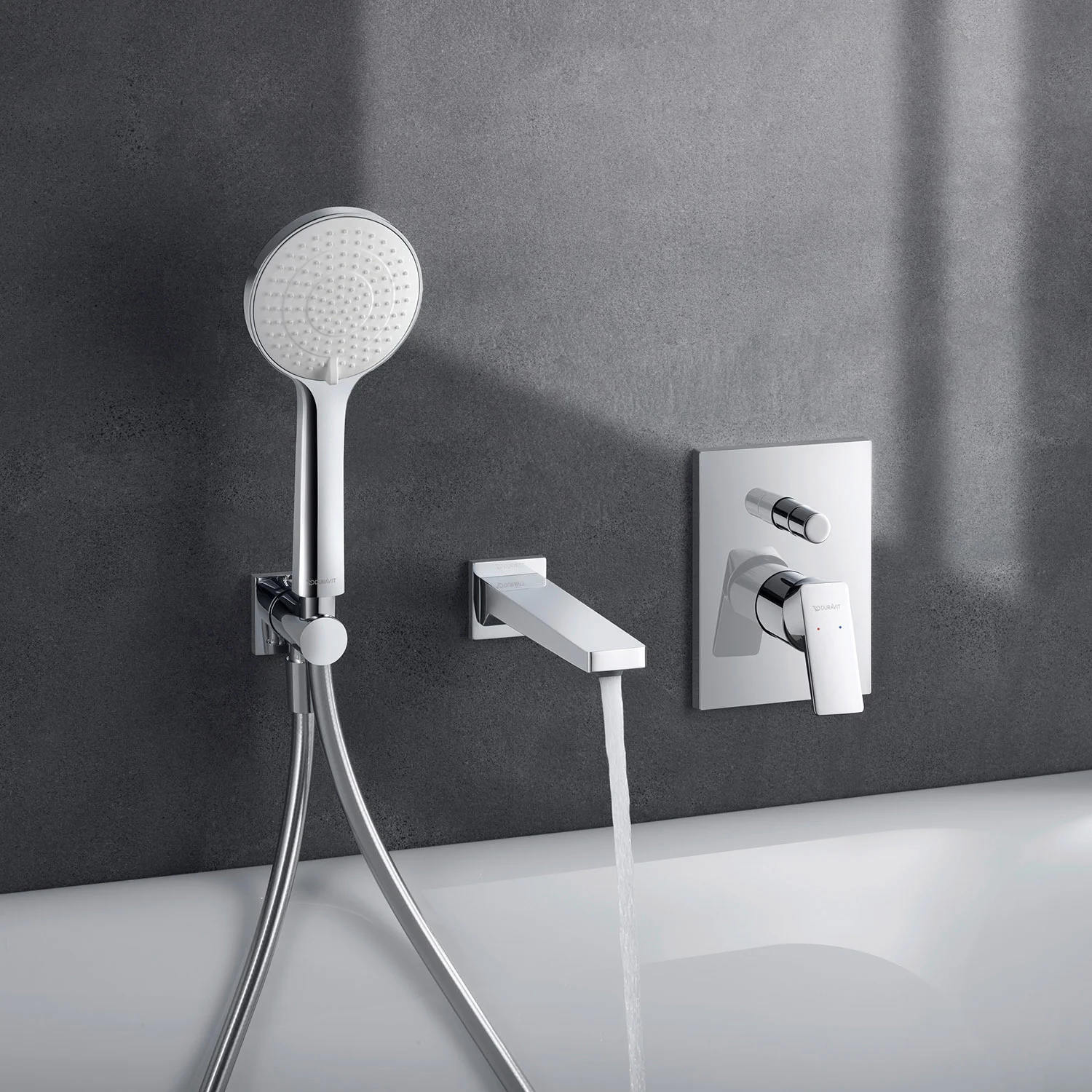 Bateria wannowa z prysznicem ręcznym w łazience, Duravit
