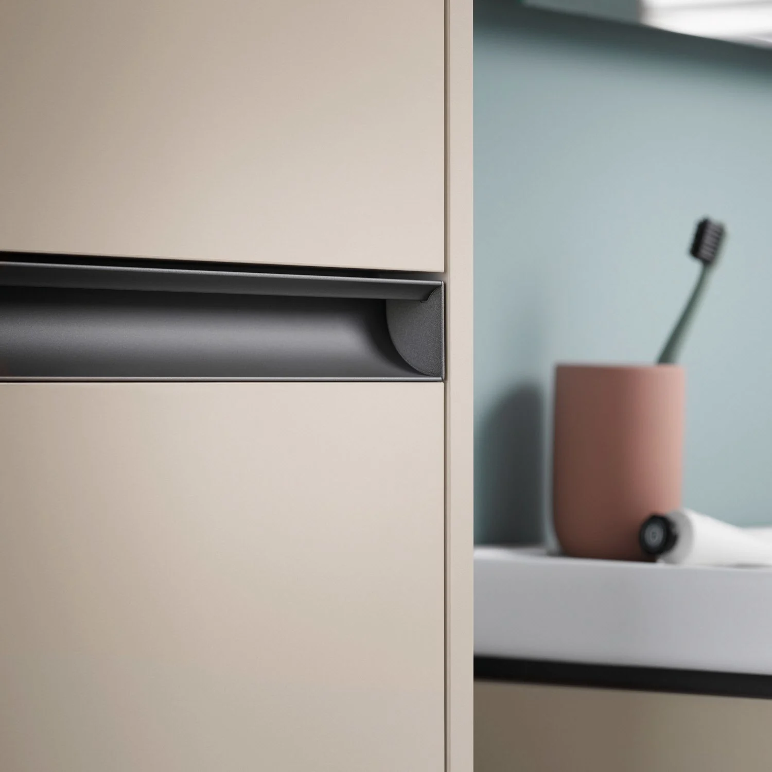 Duravit Ketho.2 Halbhochschrank 40 x 132 cm, Türanschlag links Bild 8