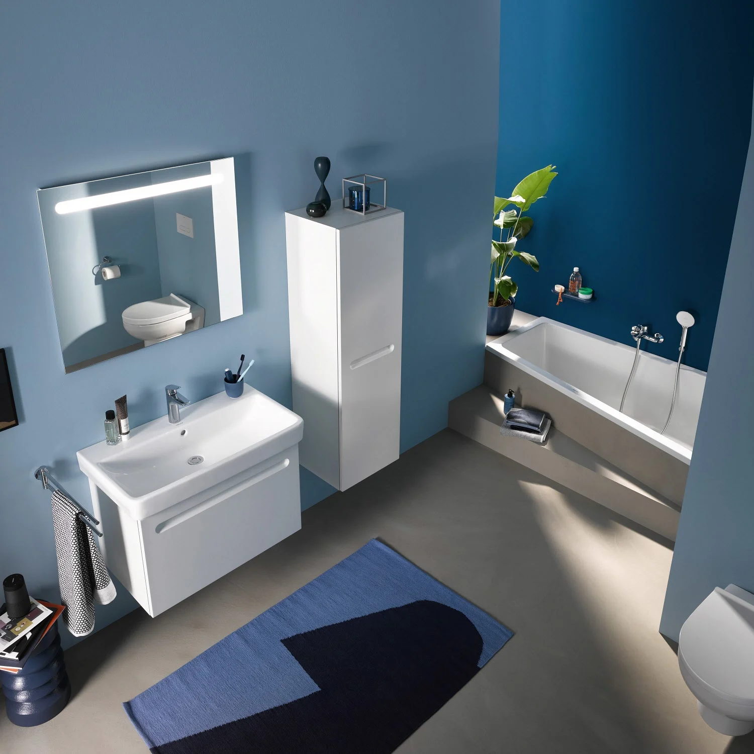 Łazienka z meblami i wanną, Duravit
