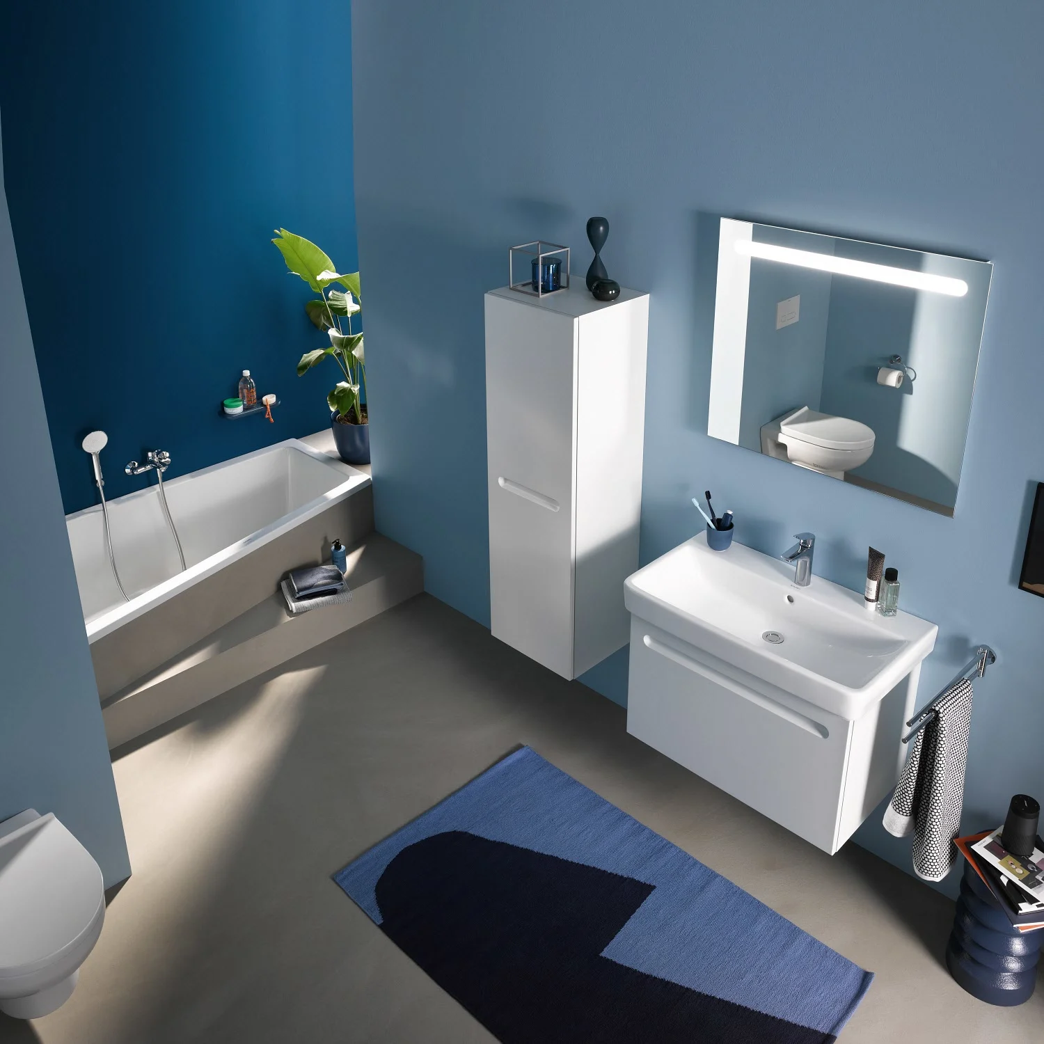 Łazienka z wanną i lustrem, Duravit