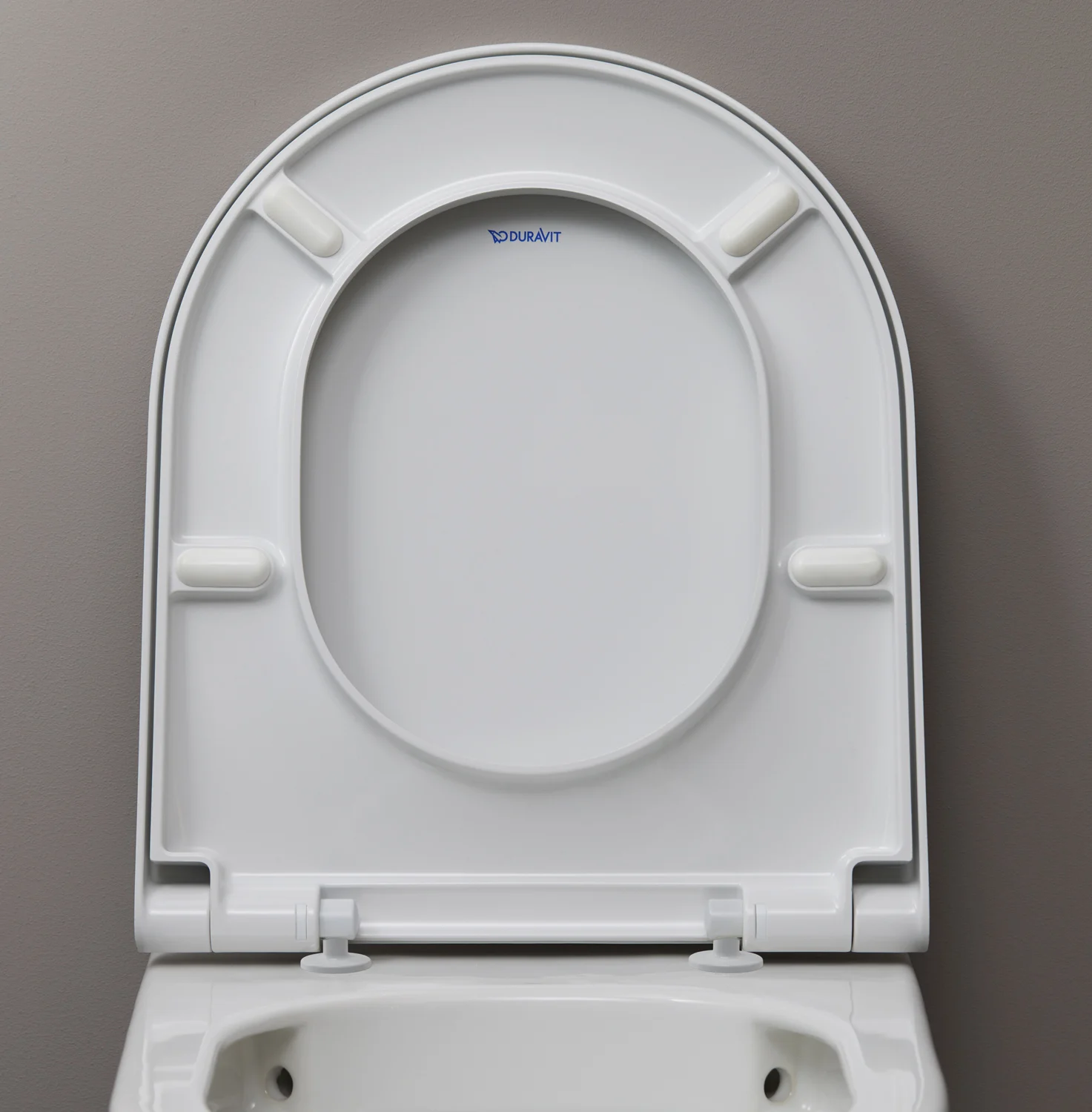 Pokrywa toalety zbliżenie od wewnątrz, Duravit