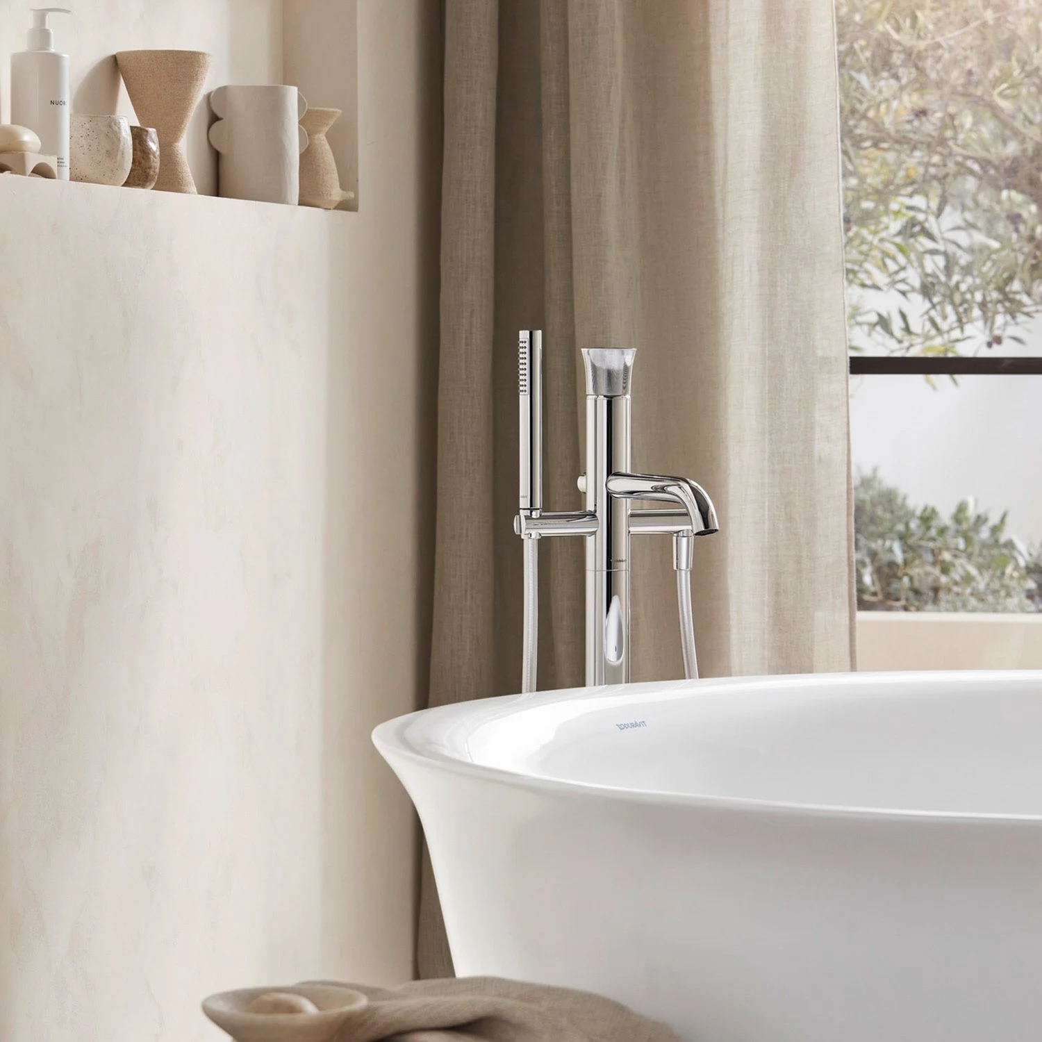 Bateria wannowa z prysznicem ręcznym w nowoczesnej łazience, Duravit