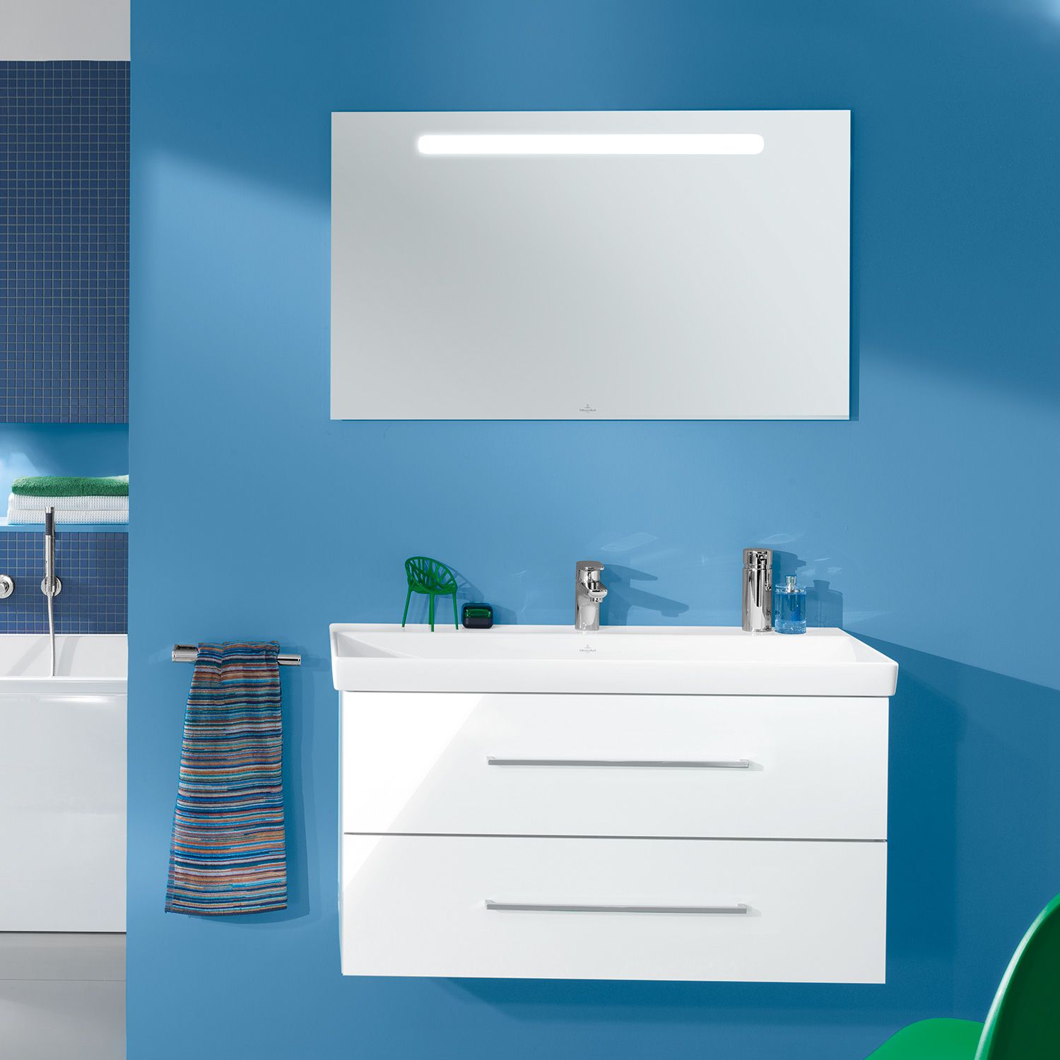 Villeroy und Boch Villeroy et Boch Plus à voir Miroir lumineux LED A430A400 100 x 60 x 3 cm, 12 W, pour la commutation de pièce, IP44 3