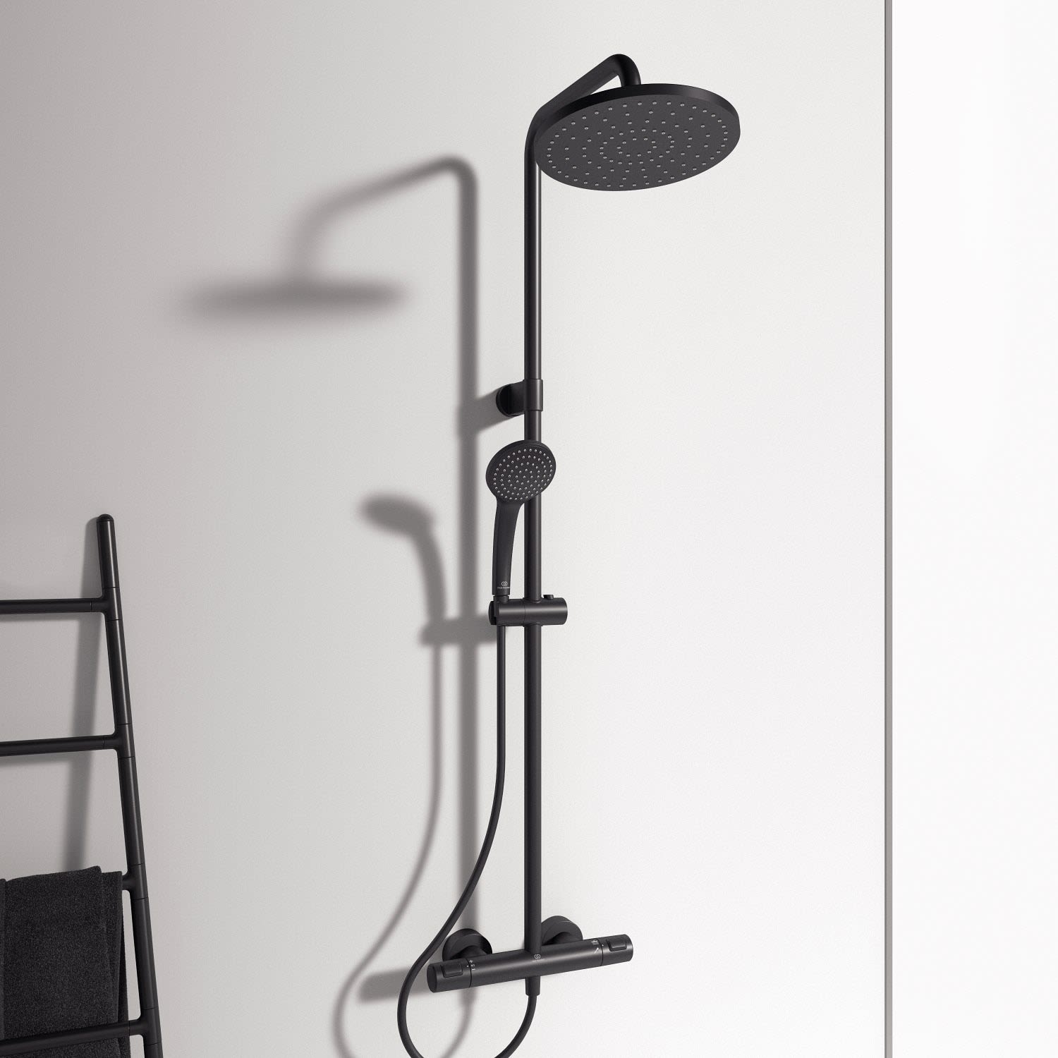 Ideal Standard CeraTherm T25 Duschsystem mit Teleskopfunktion, Badarmaturen, silk black A7546XG