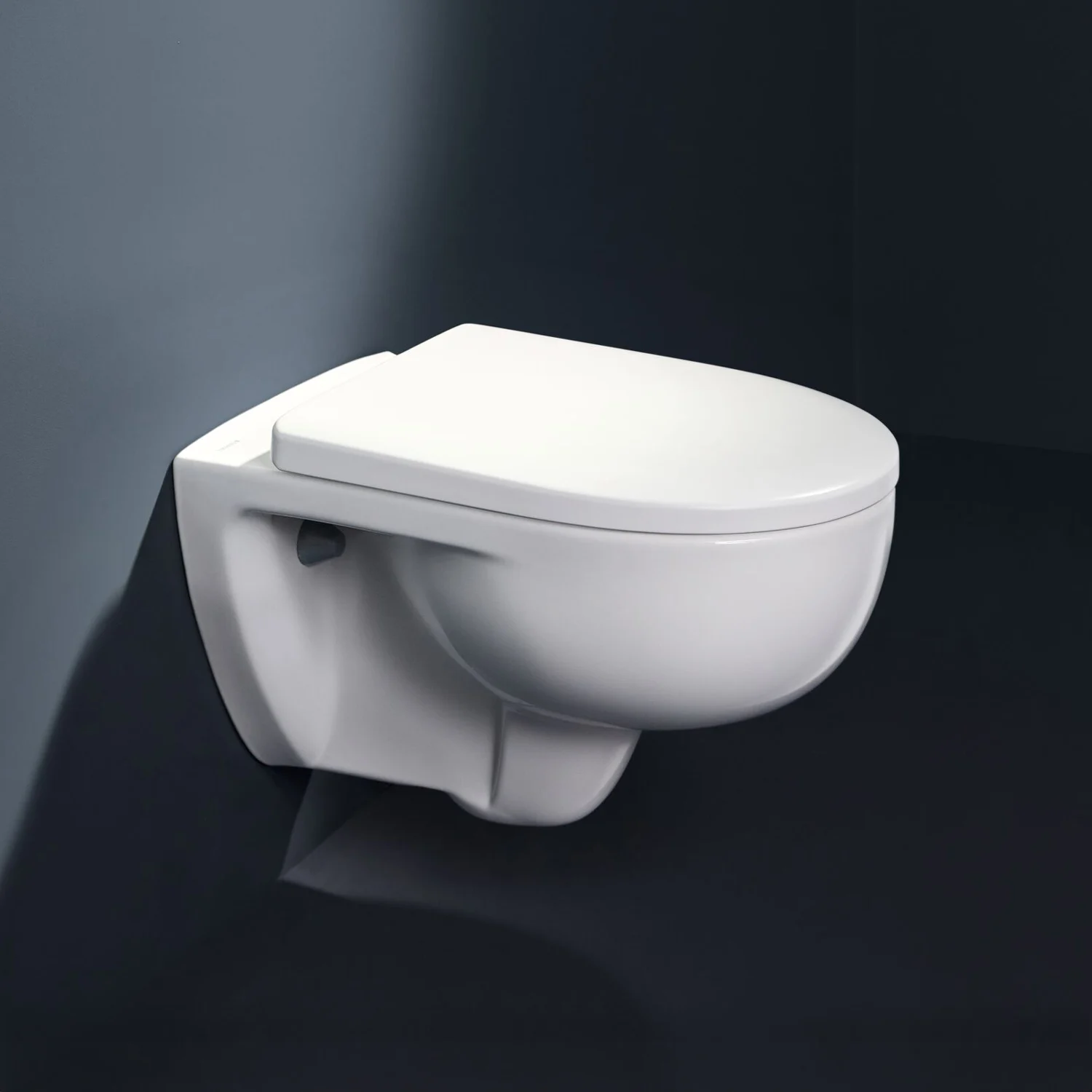 Toaleta naścienna Geberit Renova z systemem spłukiwania TurboFlush, 54 cm, z deską sedesową