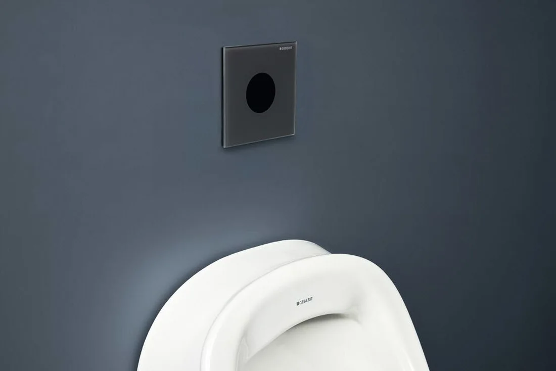 Sterownik do pisuarów Geberit z elektronicznym uruchamianiem spłukiwania, zasilanie sieciowe, Przyciski spłukujące typu 40 Round Zdjęcie 2