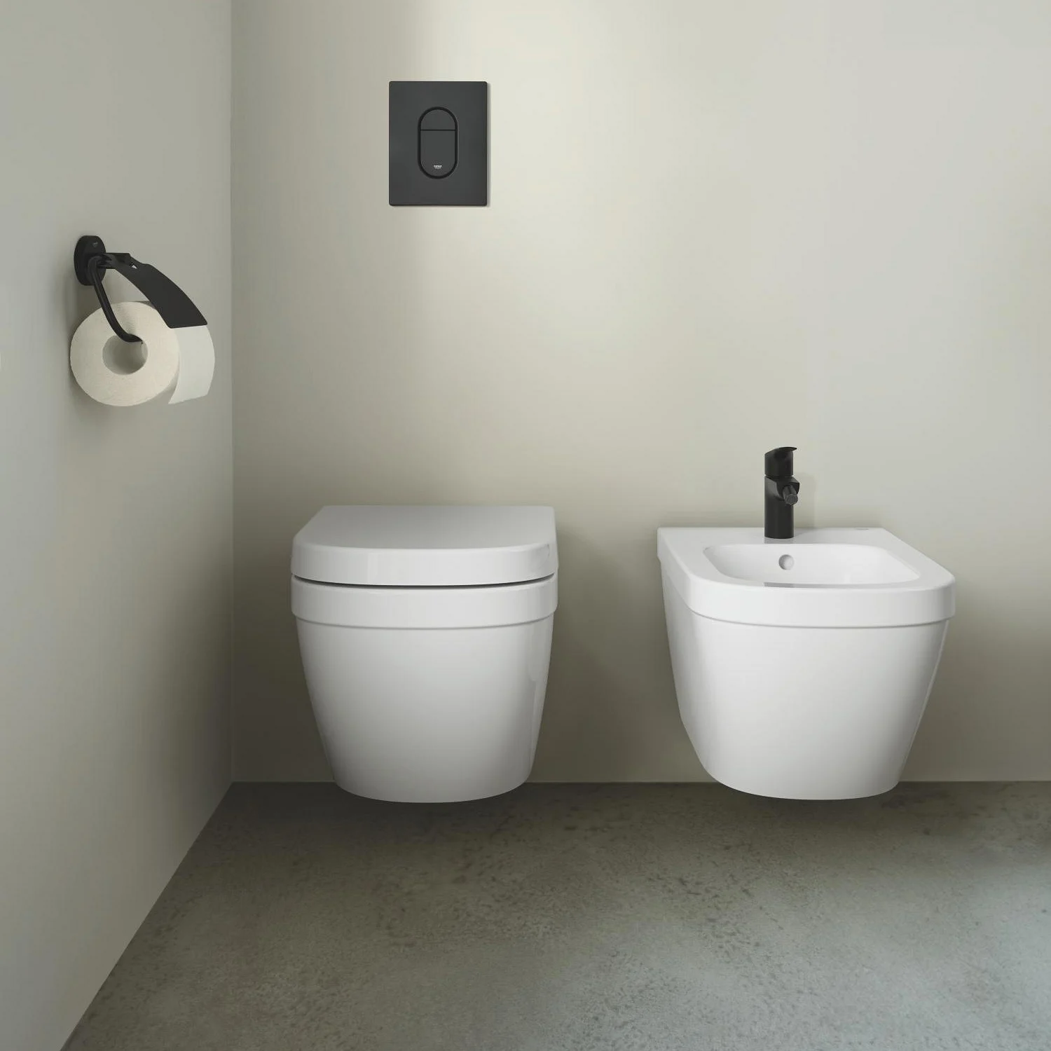 Bidet z jednouchwytową baterią bidetową w nowoczesnej łazience, Grohe