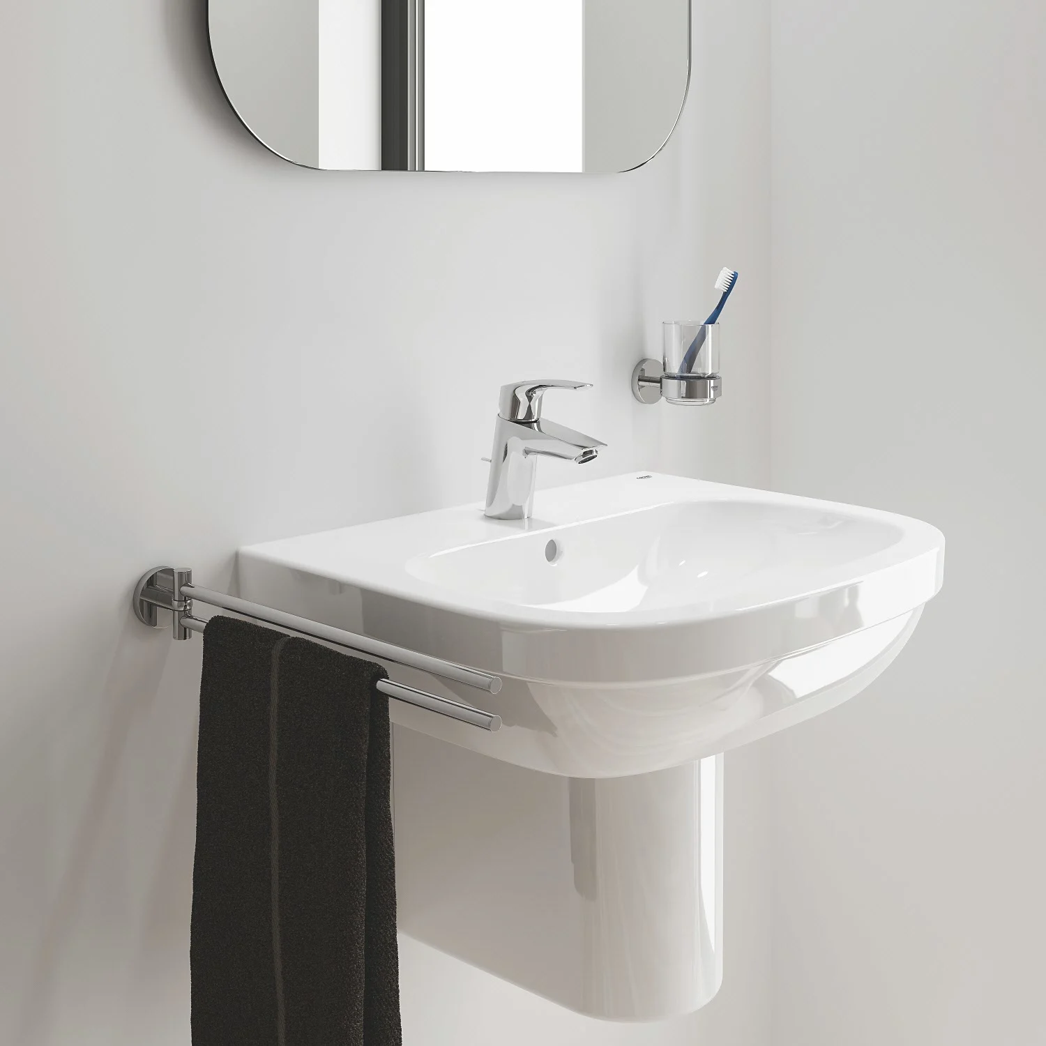 Zbliżenie umywalki z baterią, Grohe