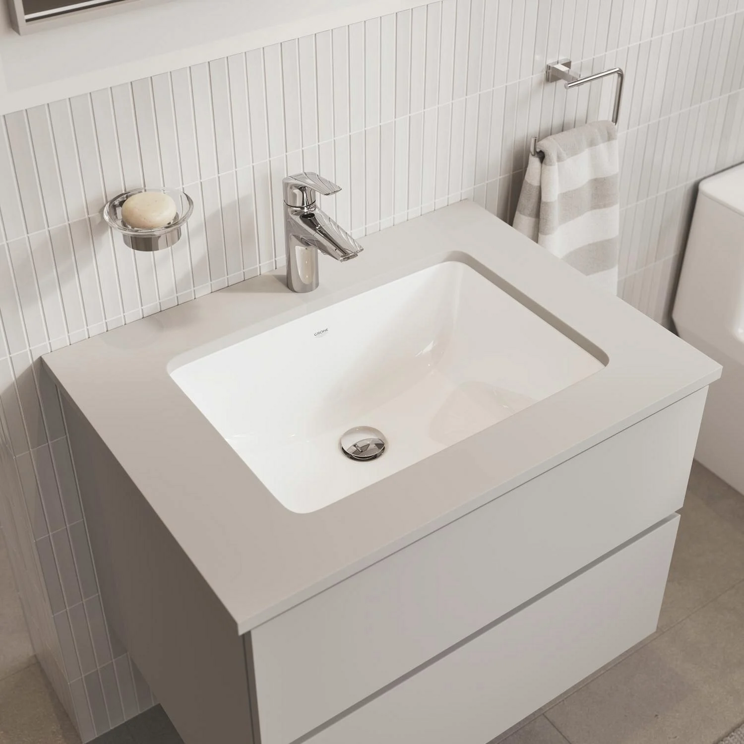 Łazienka z umywalką i baterią, Grohe