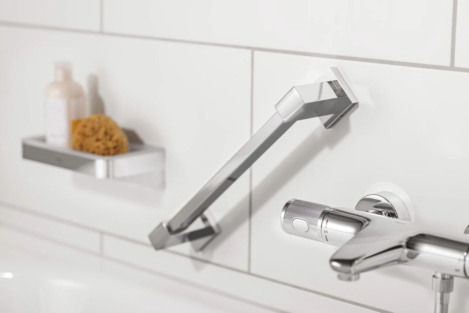 Koszyk prysznicowy w nowoczesnej łazience, Grohe