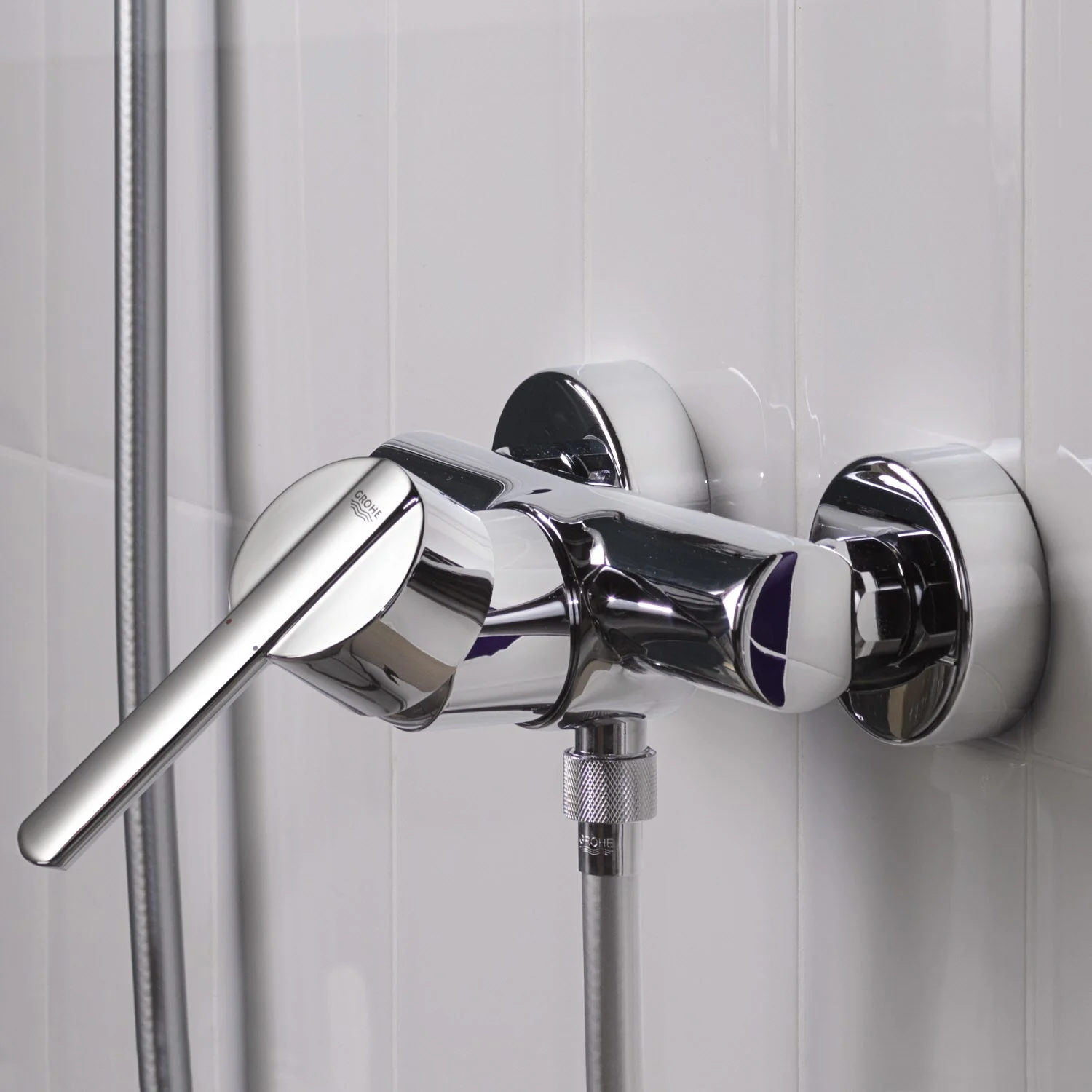 Bateria prysznicowa zamontowana na kafelkowanej ścianie, Grohe