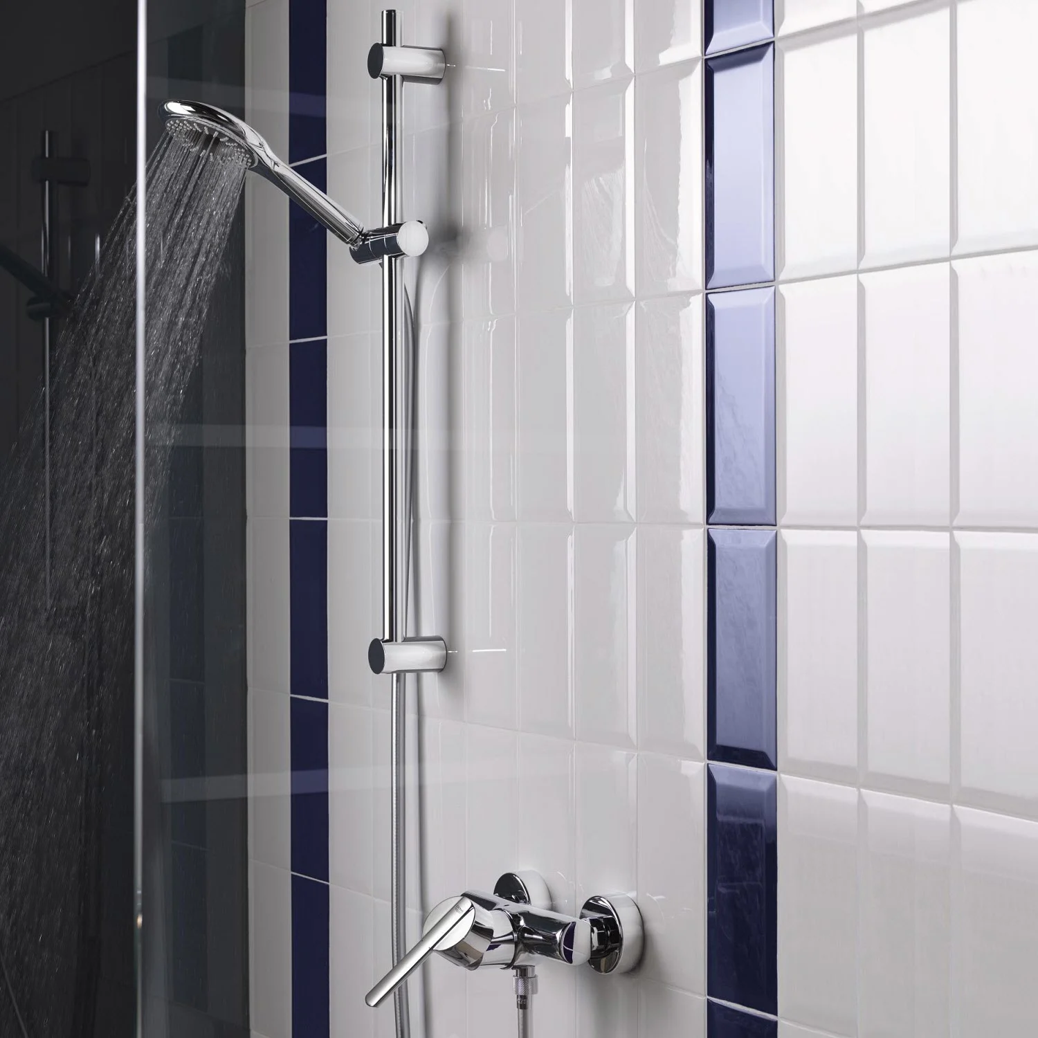 Prysznic z baterią i płytkami, Grohe