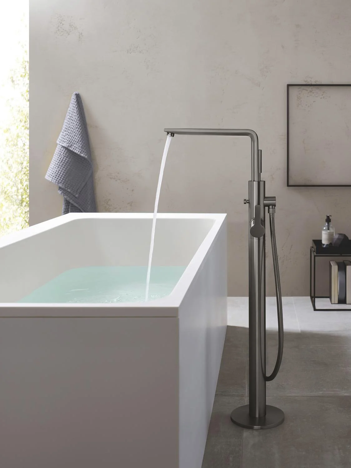 GROHE Lineare New Einhand-Wannenbatterie für Bodenmontage Zdjęcie 2