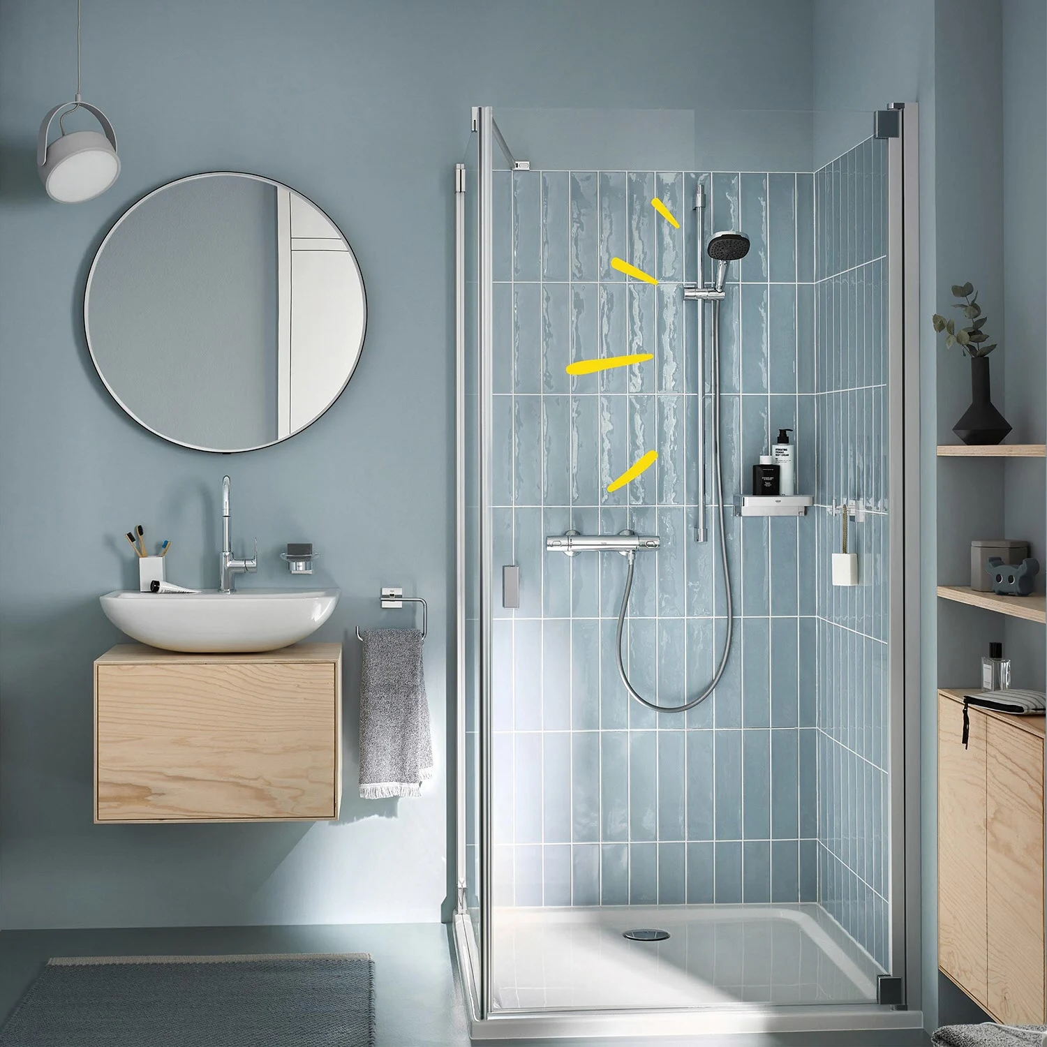Prysznic z zestawem prysznicowym w nowoczesnej łazience, Grohe