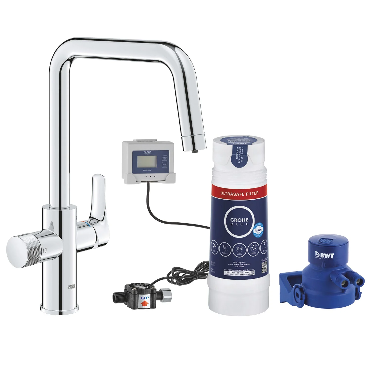 Chromowany kran z akcesoriami w widoku z boku, Grohe