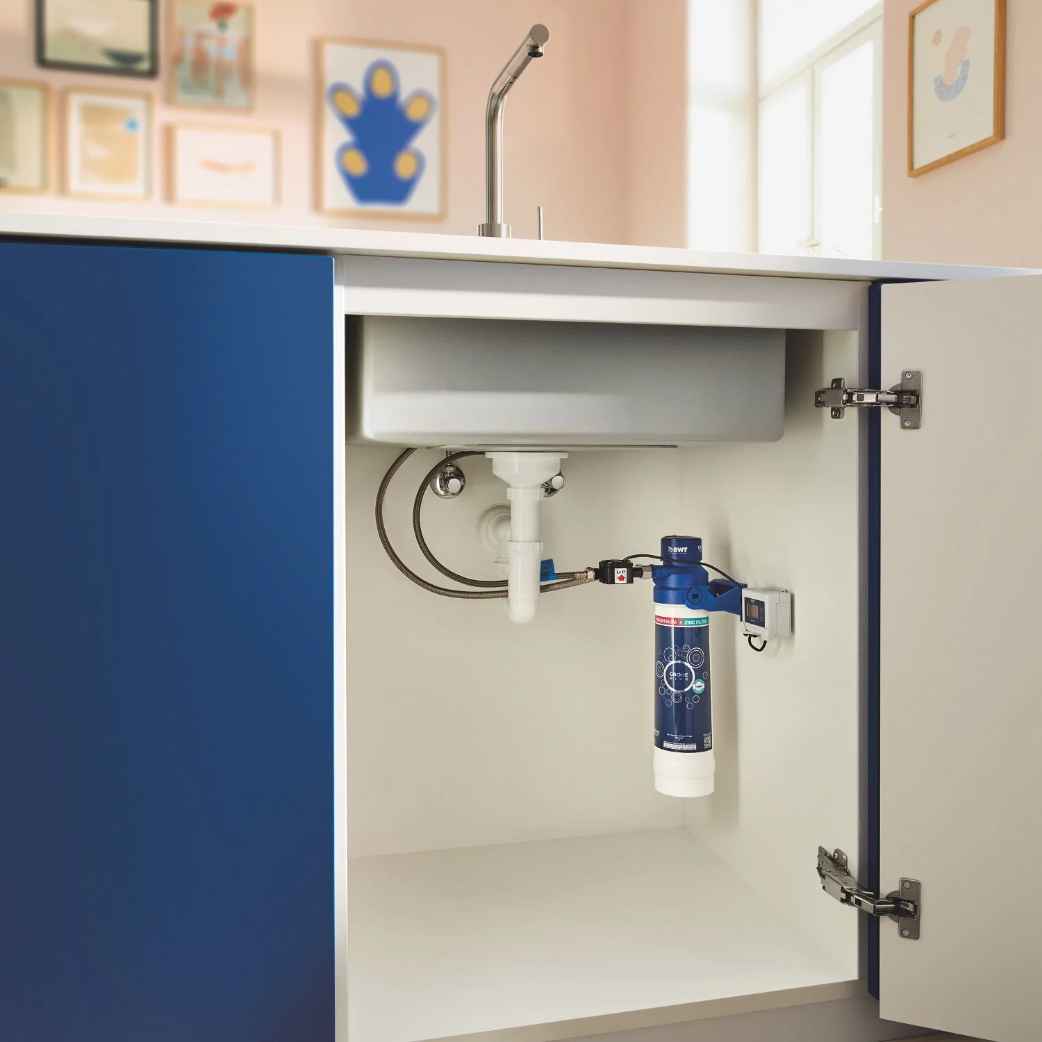 Filtr wody pod zlewem zainstalowany w szafce kuchennej, Grohe