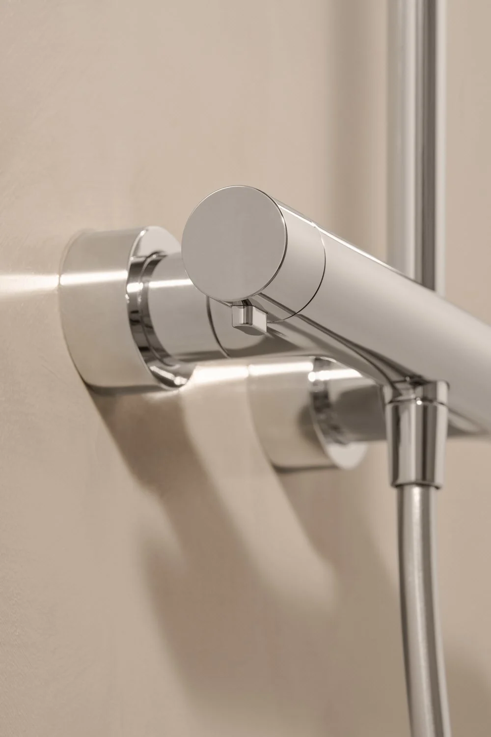 Hansa HANSAAURELIA Duschsystem mit Thermostat-Brausebatterie mit Kopfbrause eckig und Stabhandbrause eckig 1-strahlig Bild 3