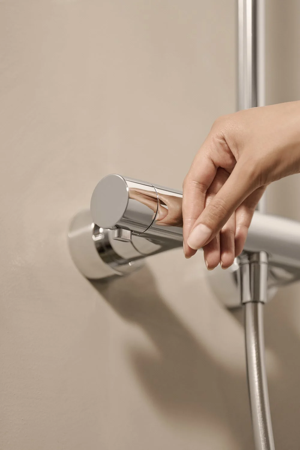 Hansa HANSAAURELIA Duschsystem mit Thermostat-Brausebatterie mit Kopfbrause eckig und Stabhandbrause eckig 1-strahlig Bild 5