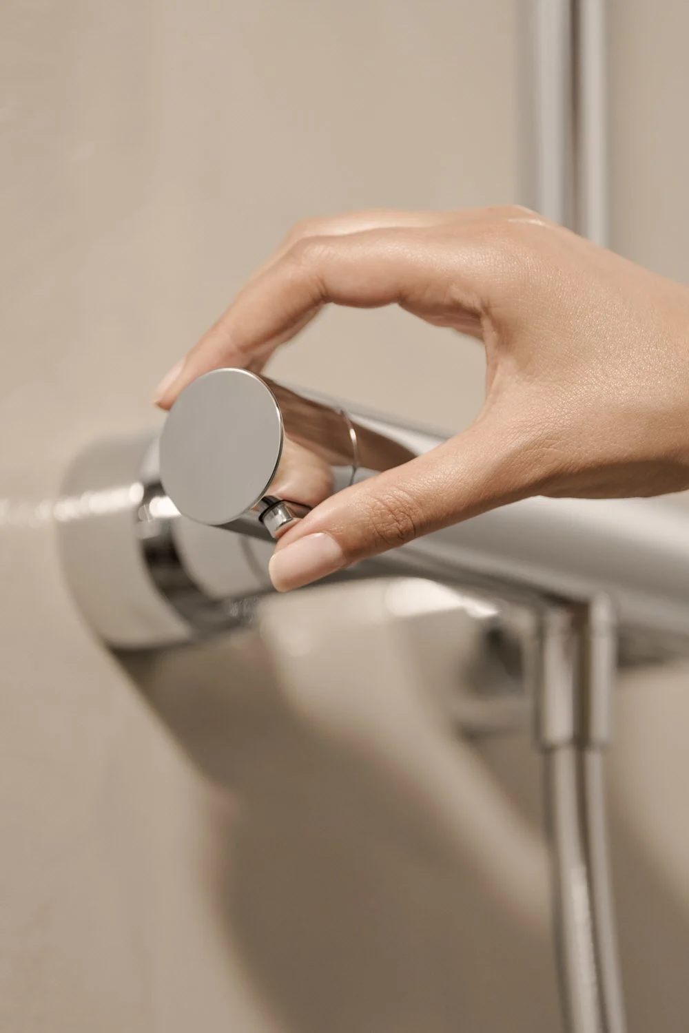 Hansa HANSAAURELIA Duschsystem mit Thermostat-Brausebatterie mit Kopfbrause eckig und Stabhandbrause eckig 1-strahlig Bild 6