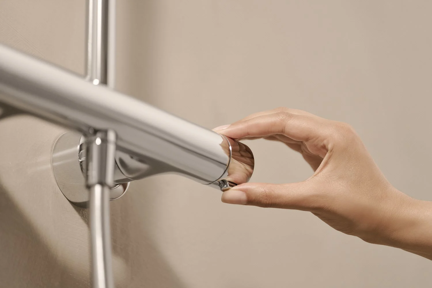Hansa HANSAAURELIA Duschsystem mit Thermostat-Brausebatterie mit Kopfbrause rund und Handbrause rund 3-strahlig Bild 10