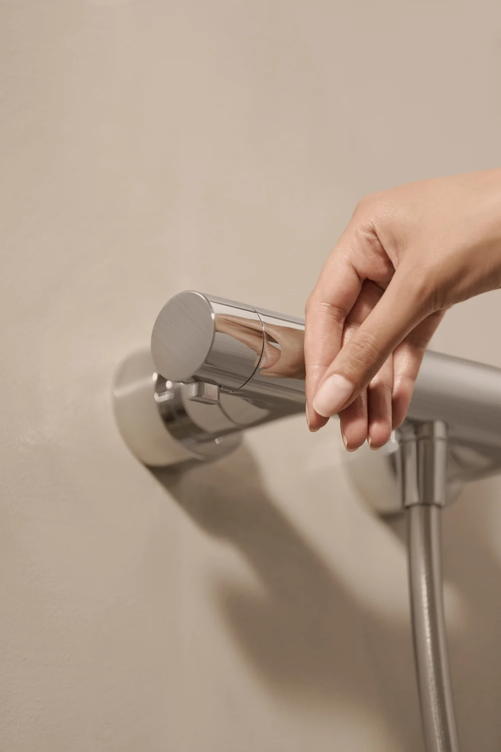 Hansa HANSAAURELIA Thermostat-Brausebatterie mit Brausestange rund 97 cm und Handbrause 3-strahlig Bild 2
