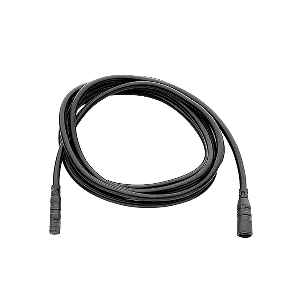 Wycięty kabel przedłużający na białym tle, Hansa