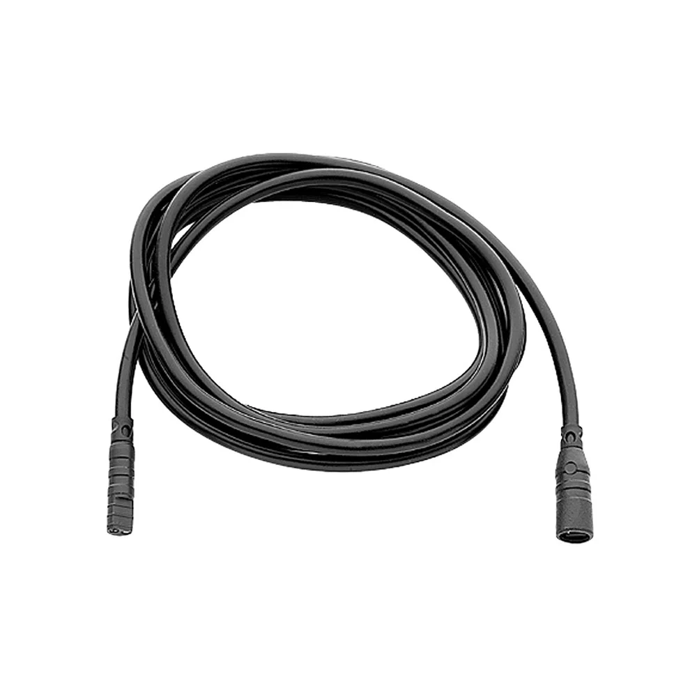 Czarny kabel przedłużający na białym tle, Hansa