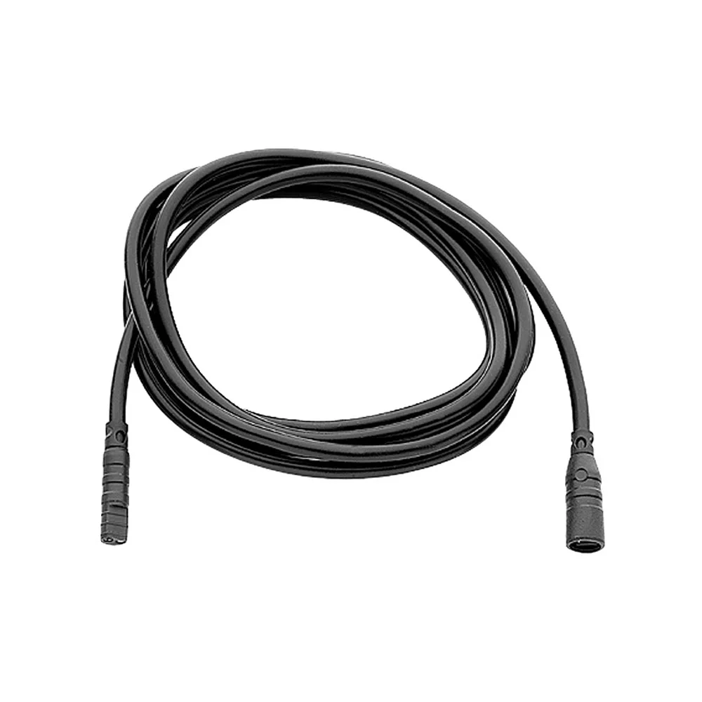 Czarny kabel przedłużający na białym tle, Hansa