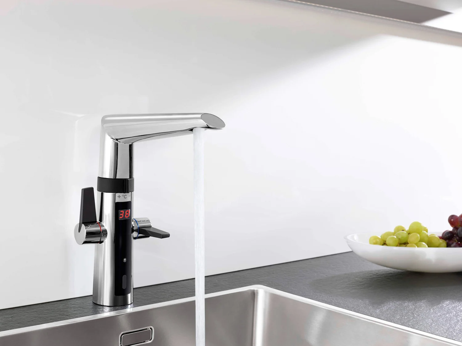 Hansa HANSAFIT Hybrid – elektroniczna bateria z jednym otworem do zlewu kuchennego Zdjęcie 2